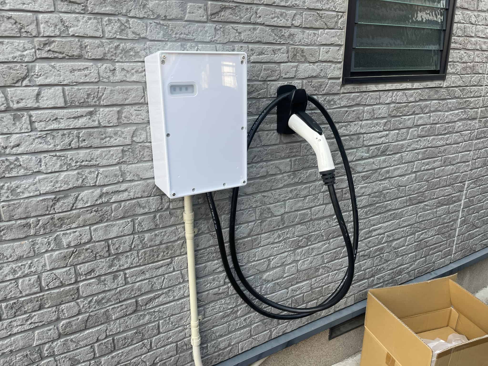 EVコンセント　EV-CUBE6kWの画像